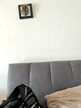 Pretty Isadora online show from 4, 11, 2025