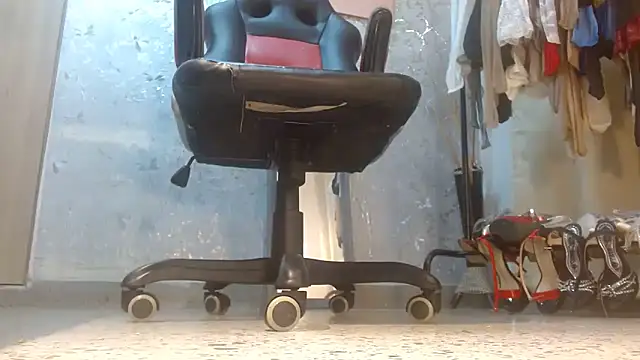 Snapshot of Samantabrown_ chatting on 4, 4, 2026 Samantabrown online show from 4, 4, 2026