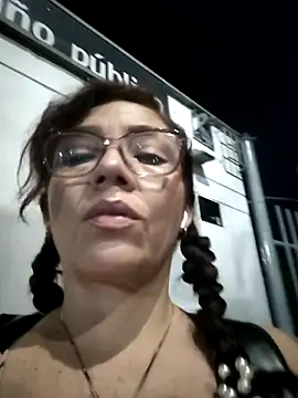 Samantabrown  online show from 7, 5, 2026