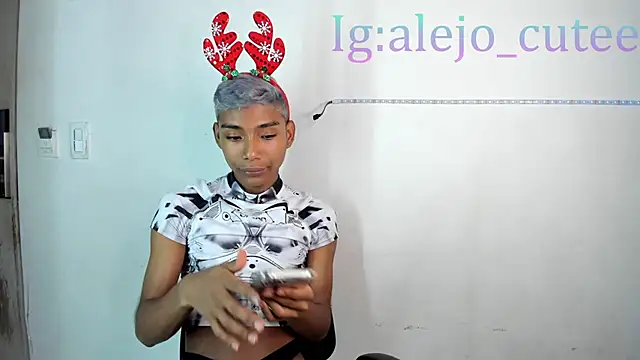 Snapshot of alejo_cute chatting on 14, 12, 2024 alejo cute online show from 14, 12, 2024