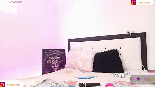 Snapshot of alejo_cute chatting on 5, 1, 2025 alejo cute online show from 5, 1, 2025