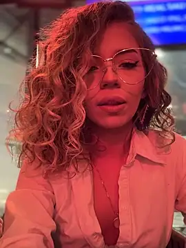 Snapshot of maddisonblush chatting on 11, 2, 2025 maddisonblush online show from 11, 2, 2025