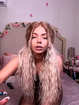 Snapshot of maddisonblush chatting on 29, 9, 2025 maddisonblush online show from 29, 9, 2025