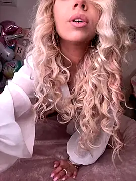 Snapshot of maddisonblush chatting on 17, 10, 2025 maddisonblush online show from 17, 10, 2025