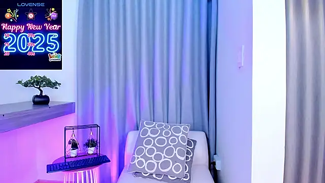 Lucyortiz  online show from 12, 1, 2025