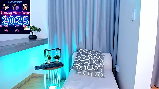 Lucyortiz  online show from 19, 1, 2025