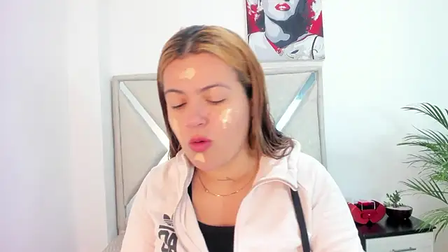 Alexandra Torress online show from 2, 2, 2026