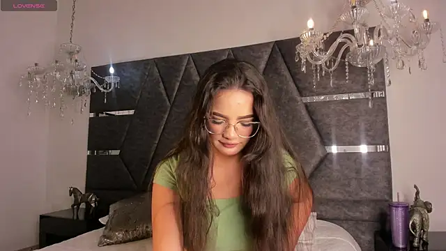 Snapshot of IsabellaGrey19 chatting on 22, 9, 2025 IsabellaGrey19 online show from 22, 9, 2025