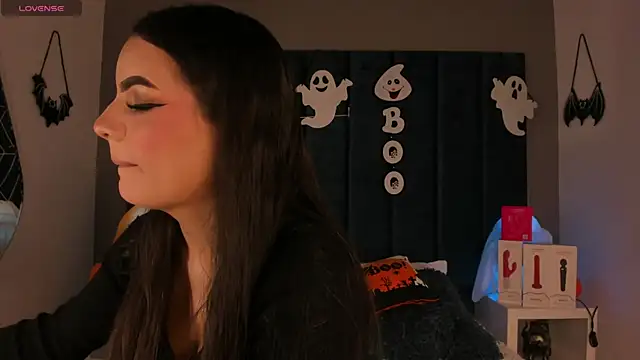 Snapshot of IsabellaGrey19 chatting on 20, 10, 2025 IsabellaGrey19 online show from 20, 10, 2025