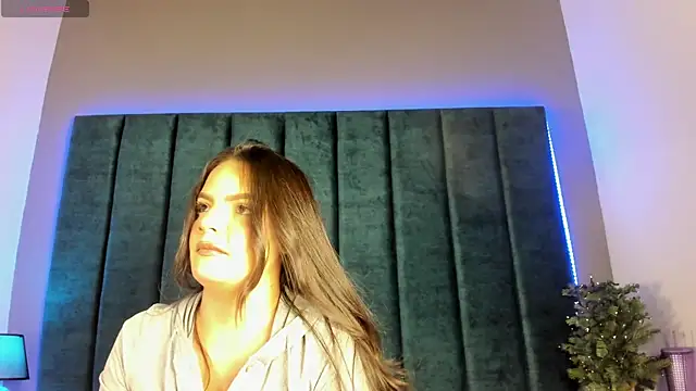 Snapshot of IsabellaGrey19 chatting on 15, 12, 2025 IsabellaGrey19 online show from 15, 12, 2025