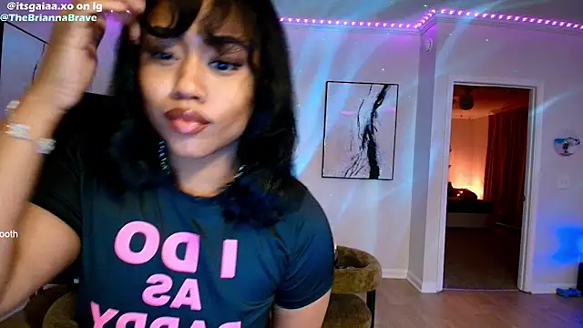 BriannaBrave online show from 28, 2, 2026