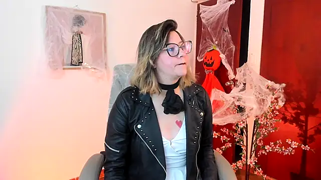 Snapshot of Chanelll_Taylorr_ chatting on 11, 10, 2025 Chanelll Taylorr  online show from 11, 10, 2025