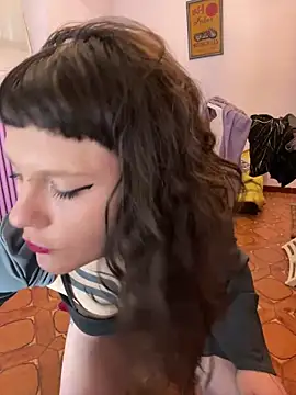 Snapshot of OniricFemme chatting on 3, 3, 2026 OniricFemme online show from 3, 3, 2026