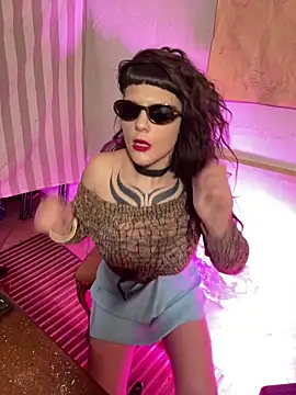 Snapshot of OniricFemme chatting on 19, 3, 2026 OniricFemme online show from 19, 3, 2026