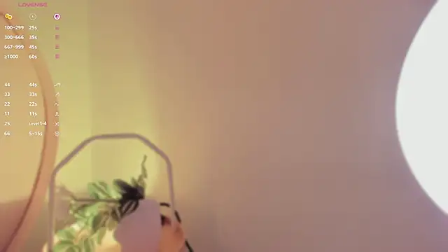 Snapshot of katiepeach_ chatting on 6, 10, 2025 katiepeach  online show from 6, 10, 2025