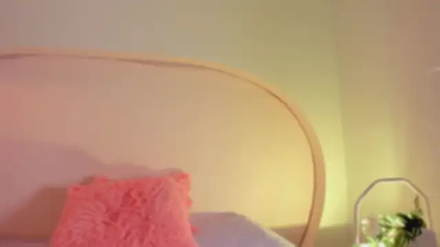 Snapshot of katiepeach_ chatting on 18, 10, 2025 katiepeach  online show from 18, 10, 2025