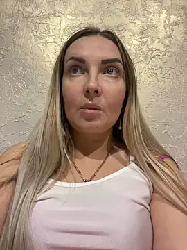 Snapshot of Aleksandrakis chatting on 11, 12, 2024 Aleksandrakis online show from 11, 12, 2024