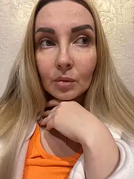 Snapshot of Aleksandrakis chatting on 18, 2, 2025 Aleksandrakis online show from 18, 2, 2025