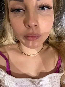 Snapshot of Aleksandrakis chatting on 28, 2, 2025 Aleksandrakis online show from 28, 2, 2025