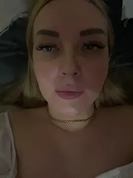 Snapshot of Aleksandrakis chatting on 4, 3, 2025 Aleksandrakis online show from 4, 3, 2025