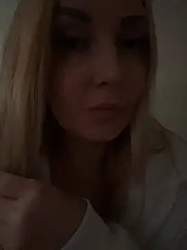 Snapshot of Aleksandrakis chatting on 6, 3, 2025 Aleksandrakis online show from 6, 3, 2025