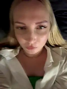 Snapshot of Aleksandrakis chatting on 10, 10, 2025 Aleksandrakis online show from 10, 10, 2025