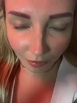 Snapshot of Aleksandrakis chatting on 28, 10, 2025 Aleksandrakis online show from 28, 10, 2025