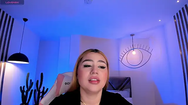 SamanthaKlein  online show from 5, 12, 2025