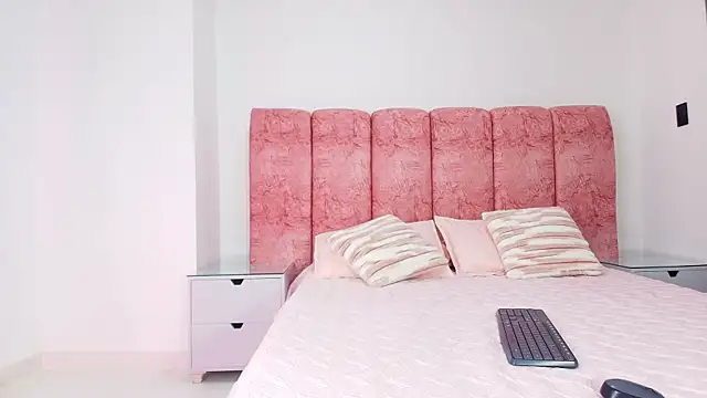 kendal rossi online show from 17, 12, 2025