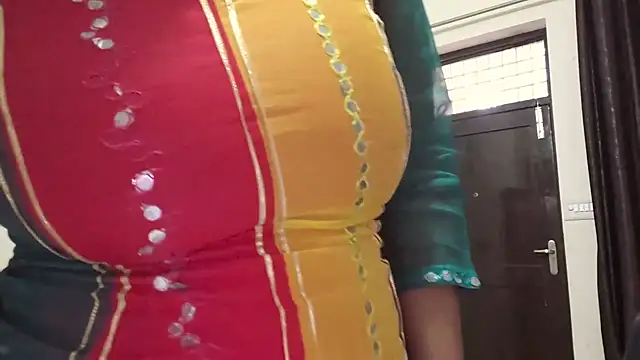 Snapshot of Gulaboo_bhabi chatting on 3, 1, 2025 Gulaboo bhabi online show from 3, 1, 2025