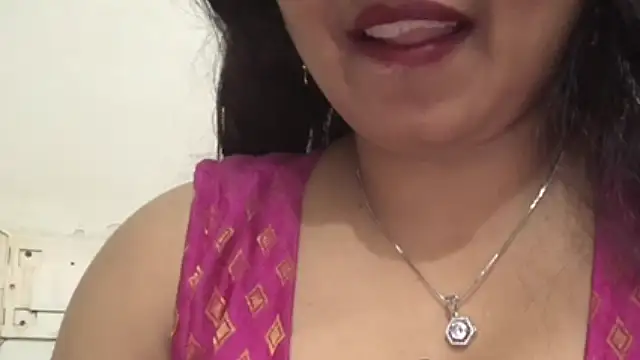 Snapshot of Gulaboo_bhabi chatting on 1, 2, 2025 Gulaboo bhabi online show from 1, 2, 2025