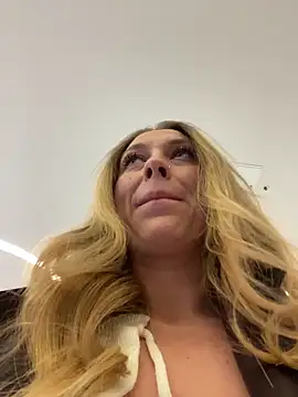 Snapshot of Sweet___Emily chatting on 15, 2, 2026 Sweet Emily online show from 15, 2, 2026