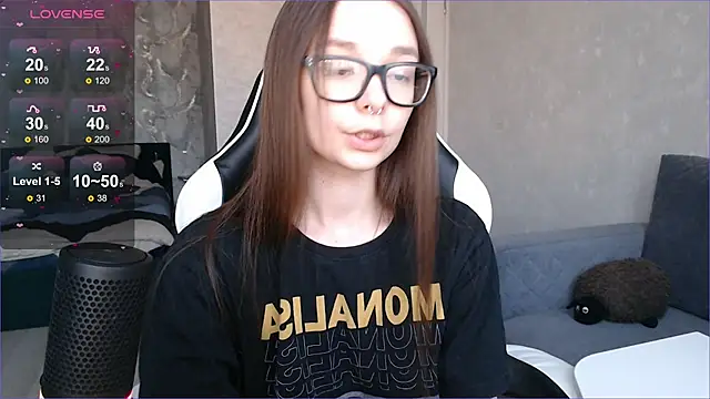 Snapshot of Amarieni chatting on 8, 3, 2025 Amarieni online show from 8, 3, 2025