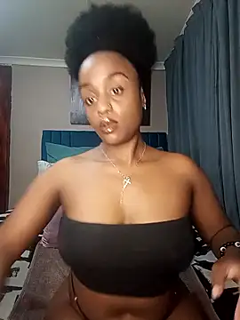 Snapshot of Queen-Chocolate chatting on 28, 9, 2025 Queen-Chocolate online show from 28, 9, 2025