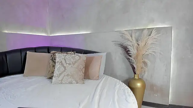 Snapshot of Nicol_Lopez_1 chatting on 8, 10, 2025 Nicol Lopez 1 online show from 8, 10, 2025