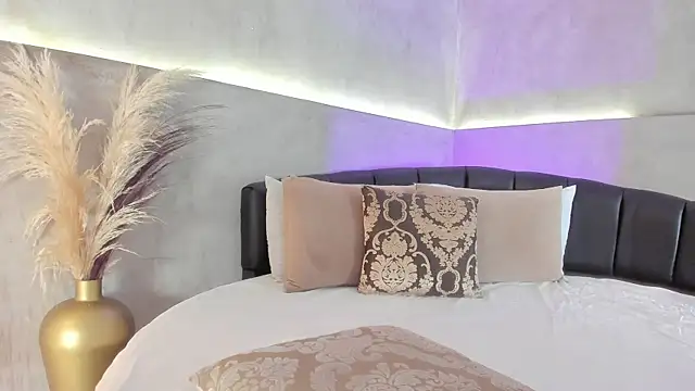 Nicol Lopez 1 online show from 15, 11, 2025