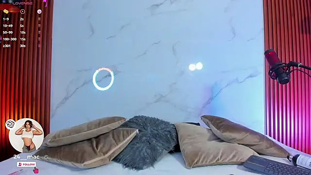 amelie leigh online show from 23, 12, 2024