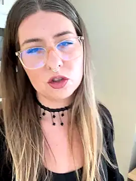 Snapshot of sophielove888 chatting on 19, 11, 2025 sophielove888 online show from 19, 11, 2025