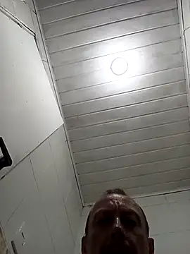 Snapshot of Reisal_oe chatting on 9, 4, 2026 Reisal oe online show from 9, 4, 2026