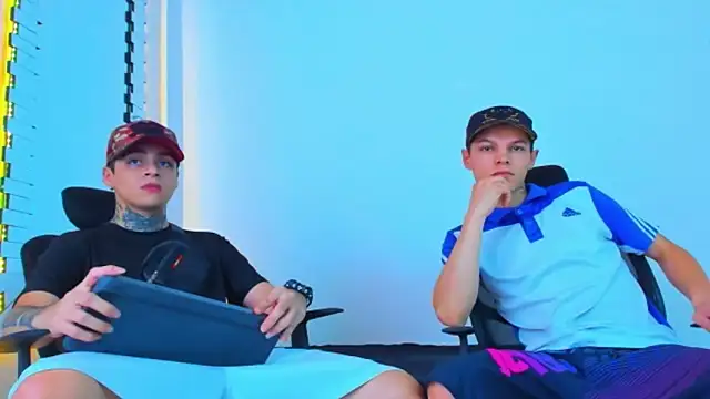 HOT boy2025 online show from 20, 12, 2025