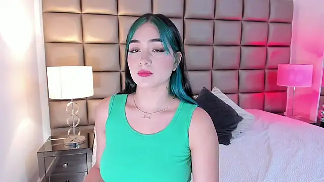 AnnyHizzle online show from 11, 1, 2025