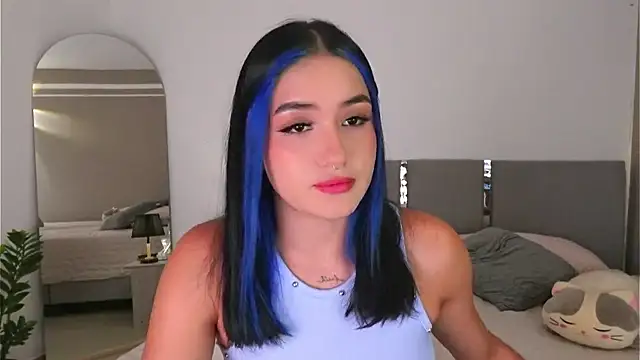 AnnyHizzle online show from 16, 9, 2025