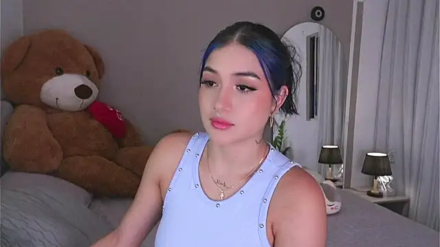 AnnyHizzle online show from 11, 10, 2025