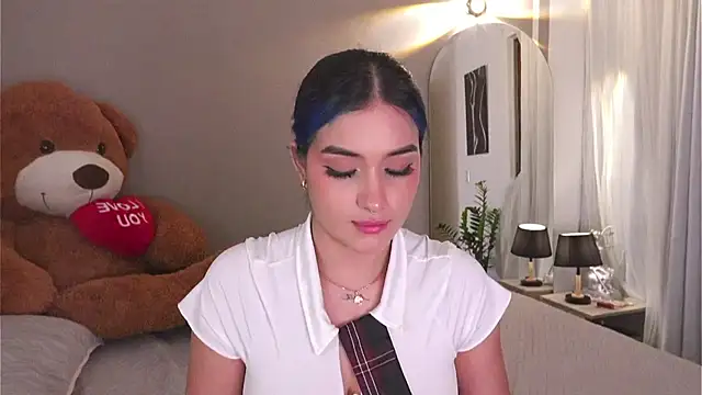 AnnyHizzle online show from 2, 11, 2025