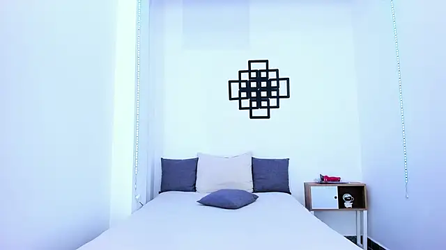 Tinny and Candy online show from 3, 10, 2025