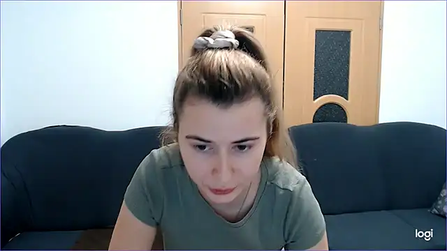 VioletaFlower7 online show from 4, 12, 2024
