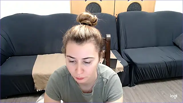 VioletaFlower7 online show from 17, 12, 2024