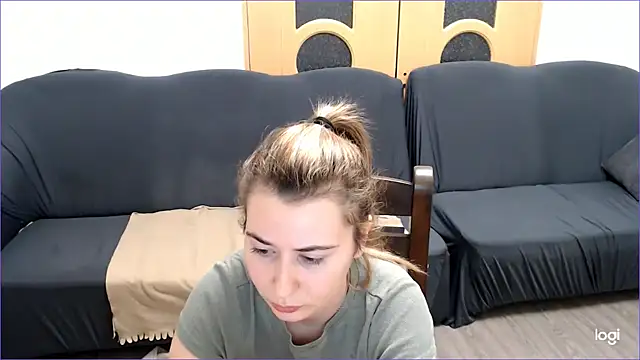 VioletaFlower7 online show from 18, 12, 2024