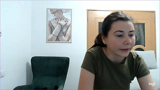 VioletaFlower7 online show from 4, 12, 2025