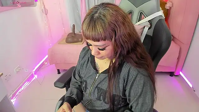 zoesullivan online show from 20, 9, 2025